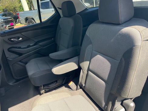 Used 2019 Chevrolet Traverse LT FWD image 23