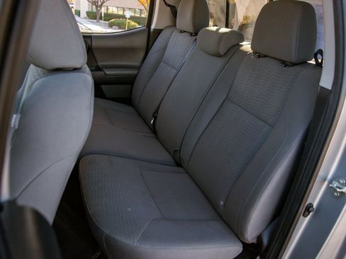 Used 2016 Toyota Tacoma SR5 image 12