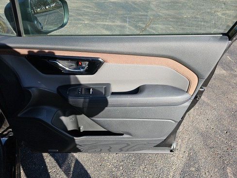 Used 2025 Subaru Forester Sport image 15