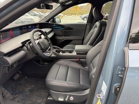 New 2025 Lincoln Nautilus Premier w/ Jet Appearance Package image 8