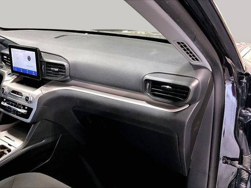 Used 2020 Ford Explorer XLT RWD image 18
