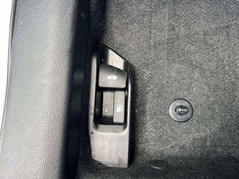 Used 2022 Toyota Corolla LE image 24