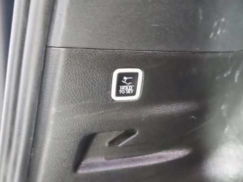 Used 2024 Jeep Wagoneer L Series II w/ Flexible Seating Group AWD/4WD image 11