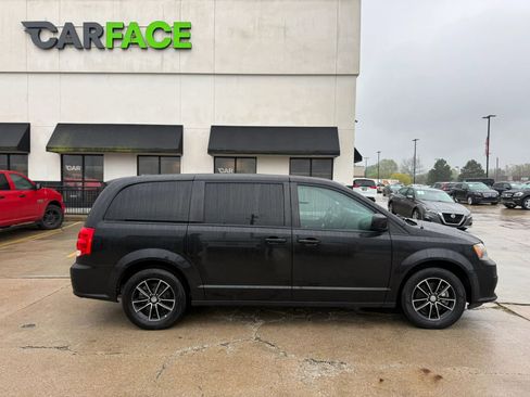 Used 2018 Dodge Grand Caravan GT FWD image 16
