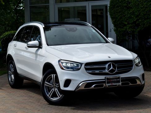 Used 2021 Mercedes-Benz GLC 300 300 4MATIC Premium Pkg Panoram image 6