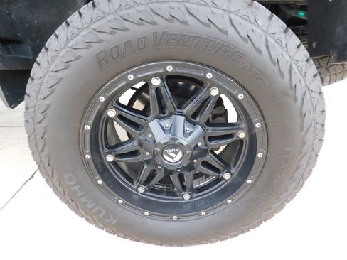 Used 2019 Chevrolet Colorado Z71 w/ Z71 Midnight Edition image 24