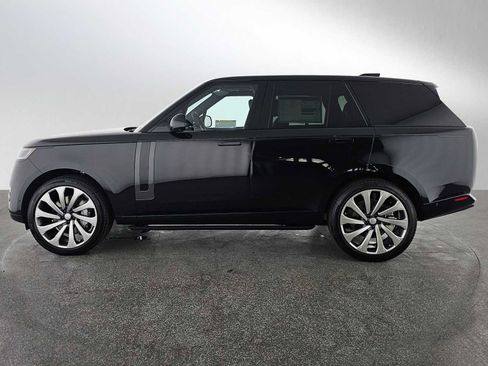 New 2025 Land Rover Range Rover SE image 2