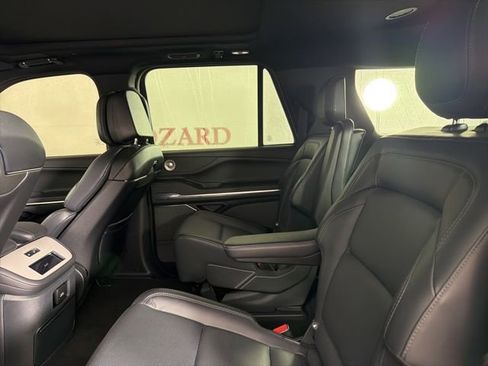 Certified 2025 Lincoln Navigator L Reserve w/ Jet Appearance Package AWD/4WD image 13