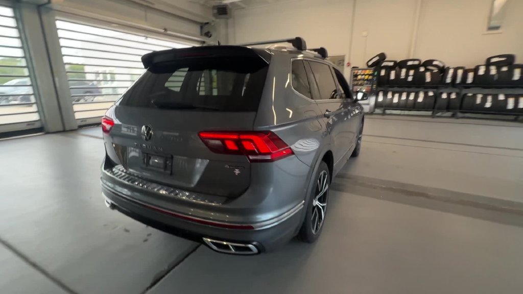 Used 2024 Volkswagen Tiguan SEL R-Line AWD/4WD image 11