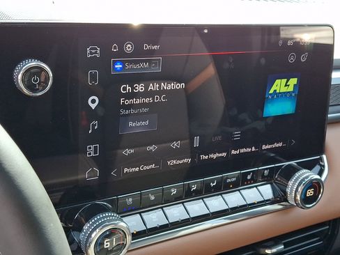 Certified 2025 GMC Canyon AT4 w/ Nightfall Edition AWD/4WD image 19