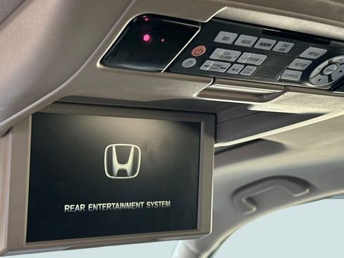 Used 2017 Honda Pilot Touring image 34