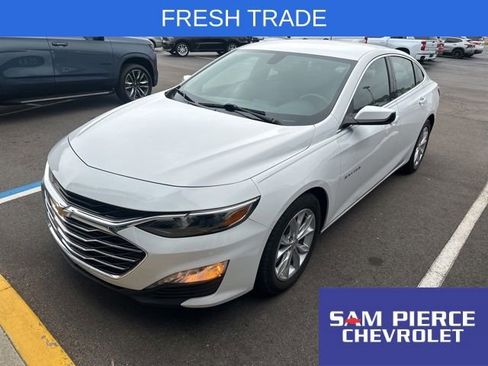 Used 2019 Chevrolet Malibu LT FWD image 1