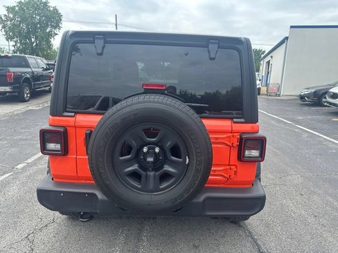 Used 2018 Jeep Wrangler Sport AWD/4WD image 4