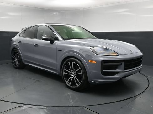 New 2026 Porsche Cayenne Turbo AWD/4WD image 13