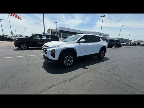 Certified 2025 Chevrolet Equinox LT w/ Safety and Technology Package FWD image 4
