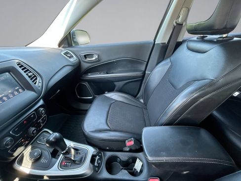 Used 2021 Jeep Compass Latitude AWD/4WD image 25