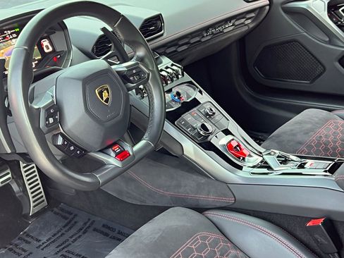 Used 2017 Lamborghini Huracan LP 580-2 RWD image 3