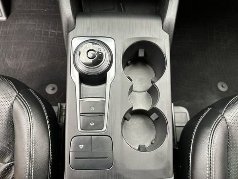 Used 2020 Ford Escape SE Sport image 22