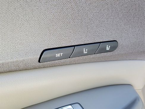 New 2026 Kia Carnival EX image 8