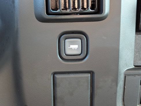 Used 2004 Chevrolet Express 1500 image 23