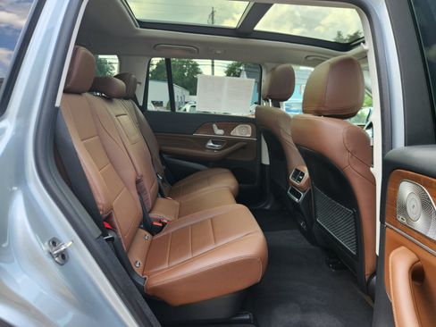 Used 2024 Mercedes-Benz GLS 450 4MATIC image 15