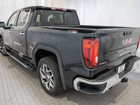 Used 2022 GMC Sierra 1500 SLT w/ SLT Premium Plus Package image 4