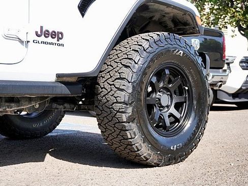 Used 2020 Jeep Gladiator Rubicon AWD/4WD image 9