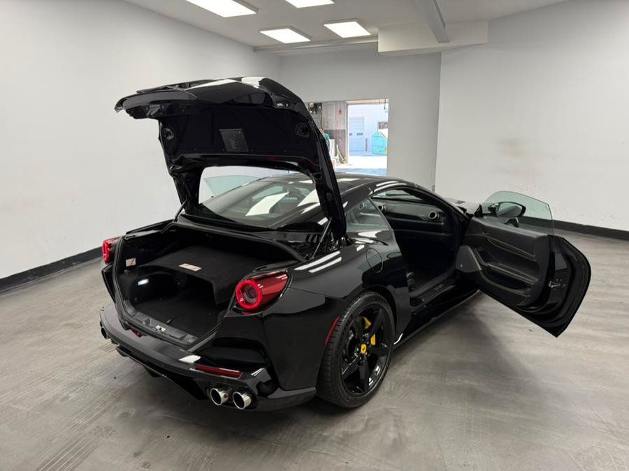 Used 2019 Ferrari Portofino RWD image 43