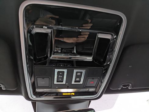 Used 2017 Land Rover Range Rover Sport Supercharged image 24