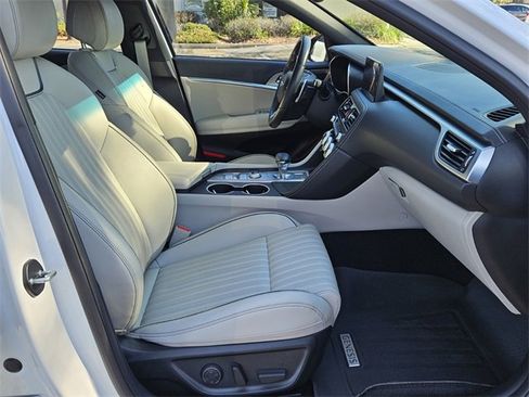 Used 2023 Genesis G70 3.3T image 15