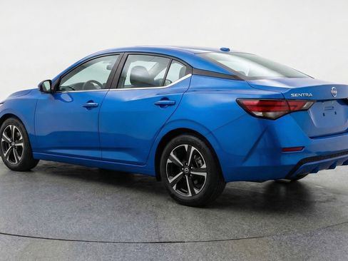 Used 2025 Nissan Sentra SV image 6