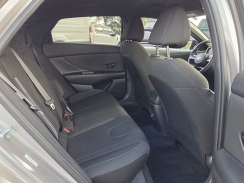 Used 2025 Hyundai Elantra Sport FWD image 15
