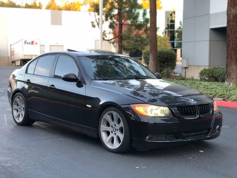 Used 2006 BMW 330i Sedan RWD image 5
