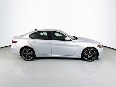 Used 2023 Alfa Romeo Giulia Ti AWD/4WD image 10