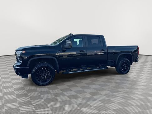 Used 2025 Chevrolet Silverado 2500 LT w/ Trail Boss Package AWD/4WD image 1