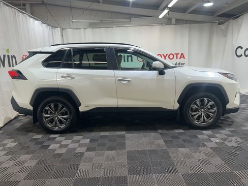 Used 2022 Toyota RAV4 Limited AWD/4WD image 10