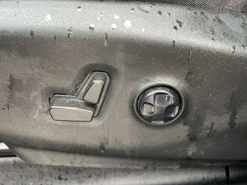 Used 2022 Chrysler Pacifica Limited w/ S Appearance Package image 20