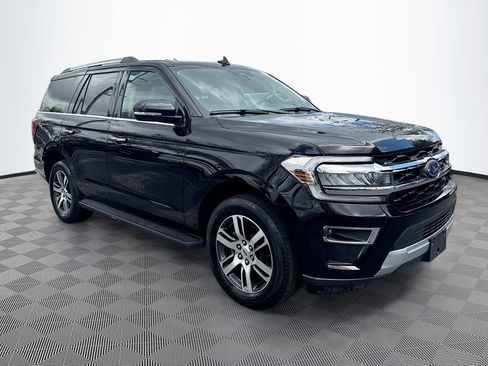 Used 2024 Ford Expedition Limited image 4