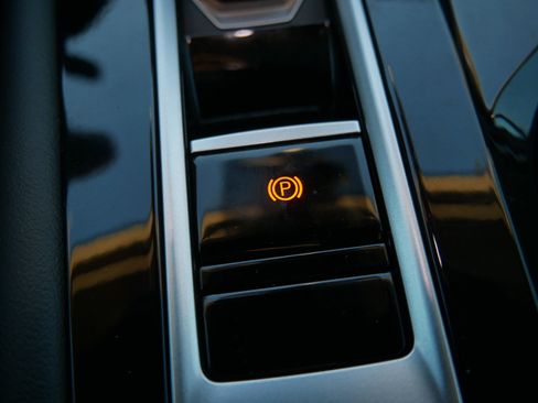 Used 2024 Volkswagen Atlas Peak Edition SEL image 33