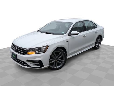 Used 2018 Volkswagen Passat 2.0T S image 1