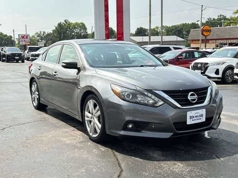 Used 2017 Nissan Altima 3.5 SL FWD image 13