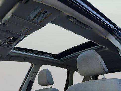 Used 2018 Subaru Forester 2.5i Premium w/ All-Weather Package AWD/4WD image 18