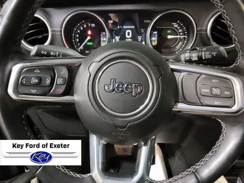 Used 2023 Jeep Wrangler Unlimited Sahara w/ Cold Weather Group AWD/4WD image 33
