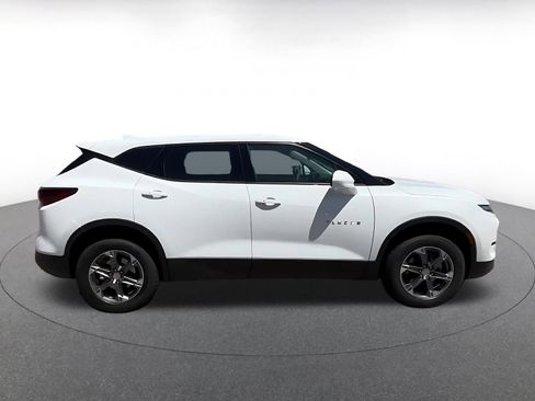 Used 2025 Chevrolet Blazer LT FWD image 16