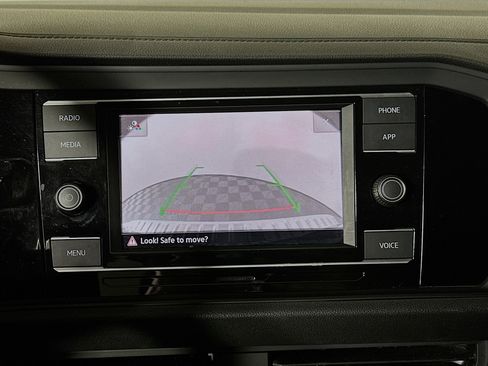 Used 2024 Volkswagen Jetta SE FWD image 25