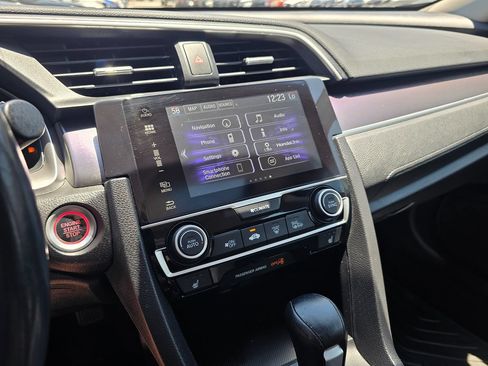 Used 2018 Honda Civic Touring image 33
