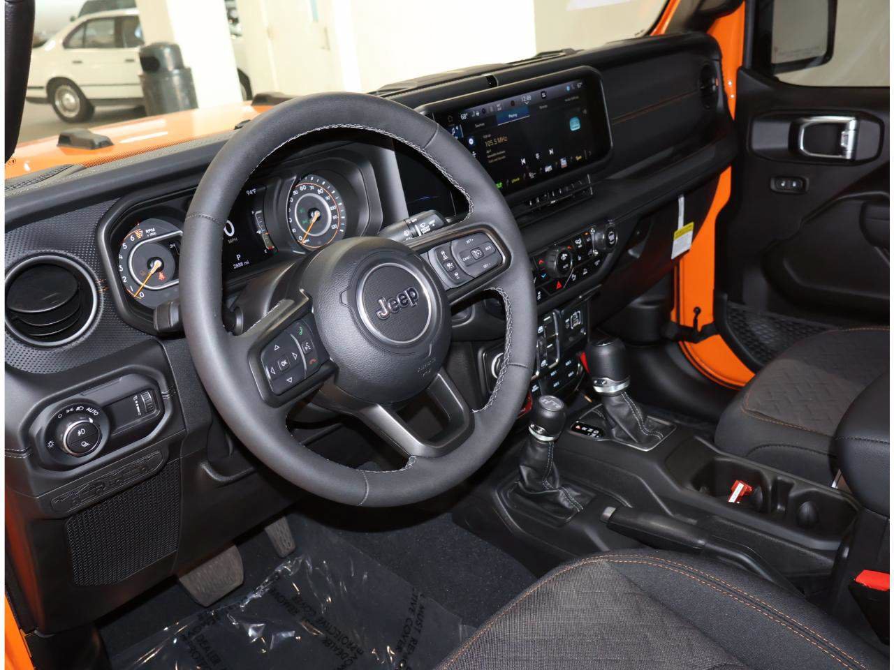 Used 2025 Jeep Gladiator Mojave w/ Safety Group AWD/4WD image 10