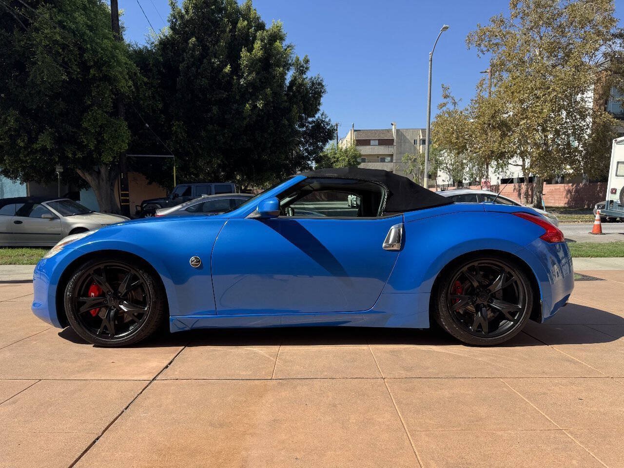 Used 2010 Nissan 370Z Touring RWD image 31