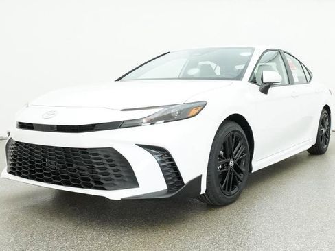 New 2026 Toyota Camry SE FWD image 13