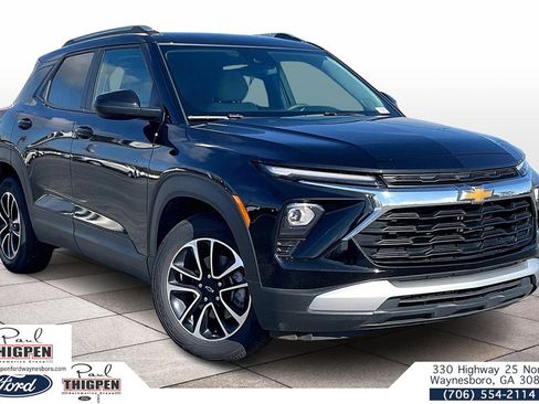 Used 2025 Chevrolet TrailBlazer LT image 1